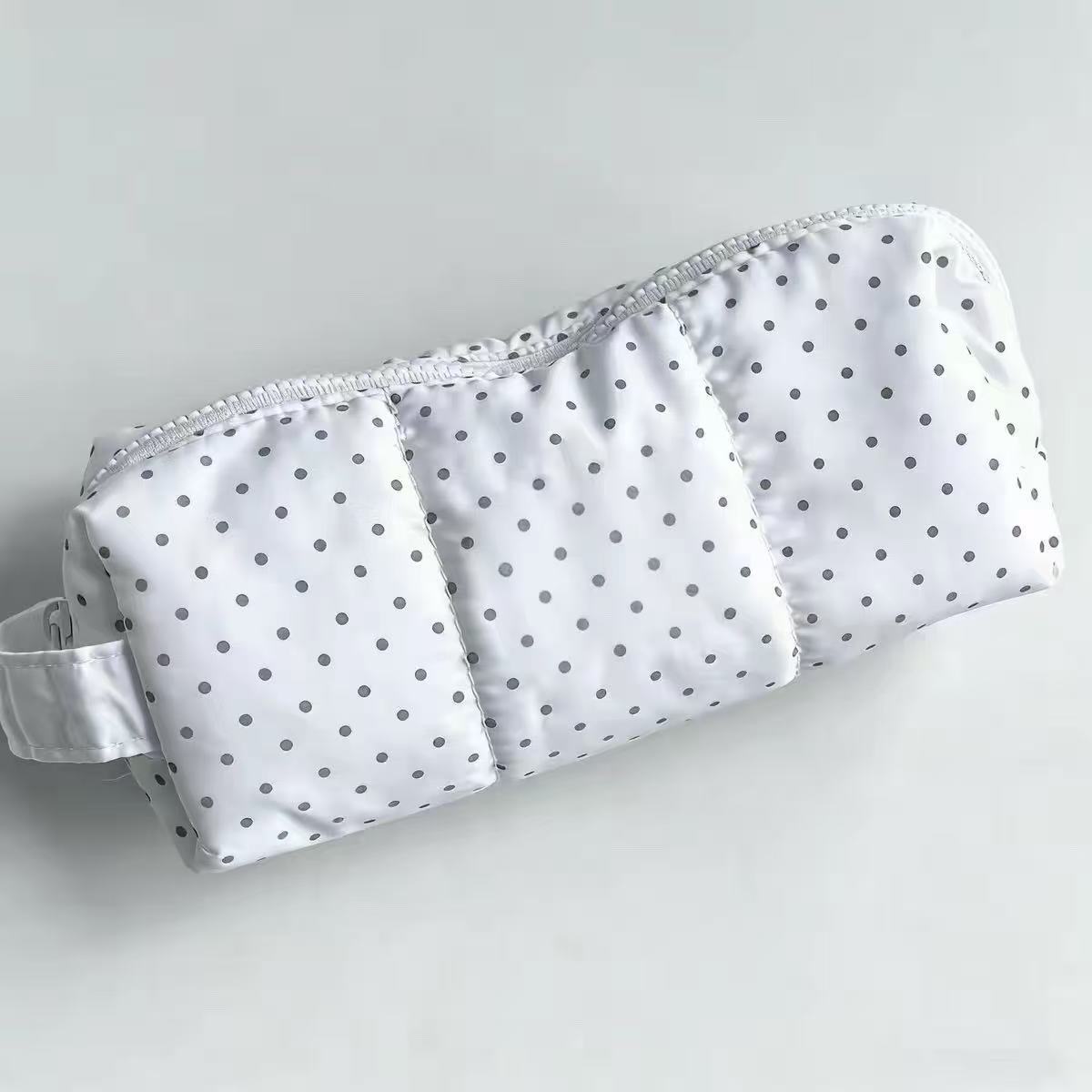 حقيبة أقلام محمولة بتصميم منقط - مراجعة Aesthetic Large Pencil Case Pouch وسعره